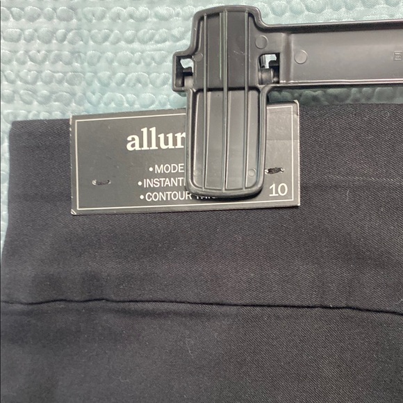 NWT Alfred Dunner Size 10 Black Cropped Pants stretch pull on wide waist elastic - Picture 3 of 5